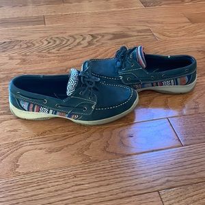 Highland Creek Women’s shoes size 9.5